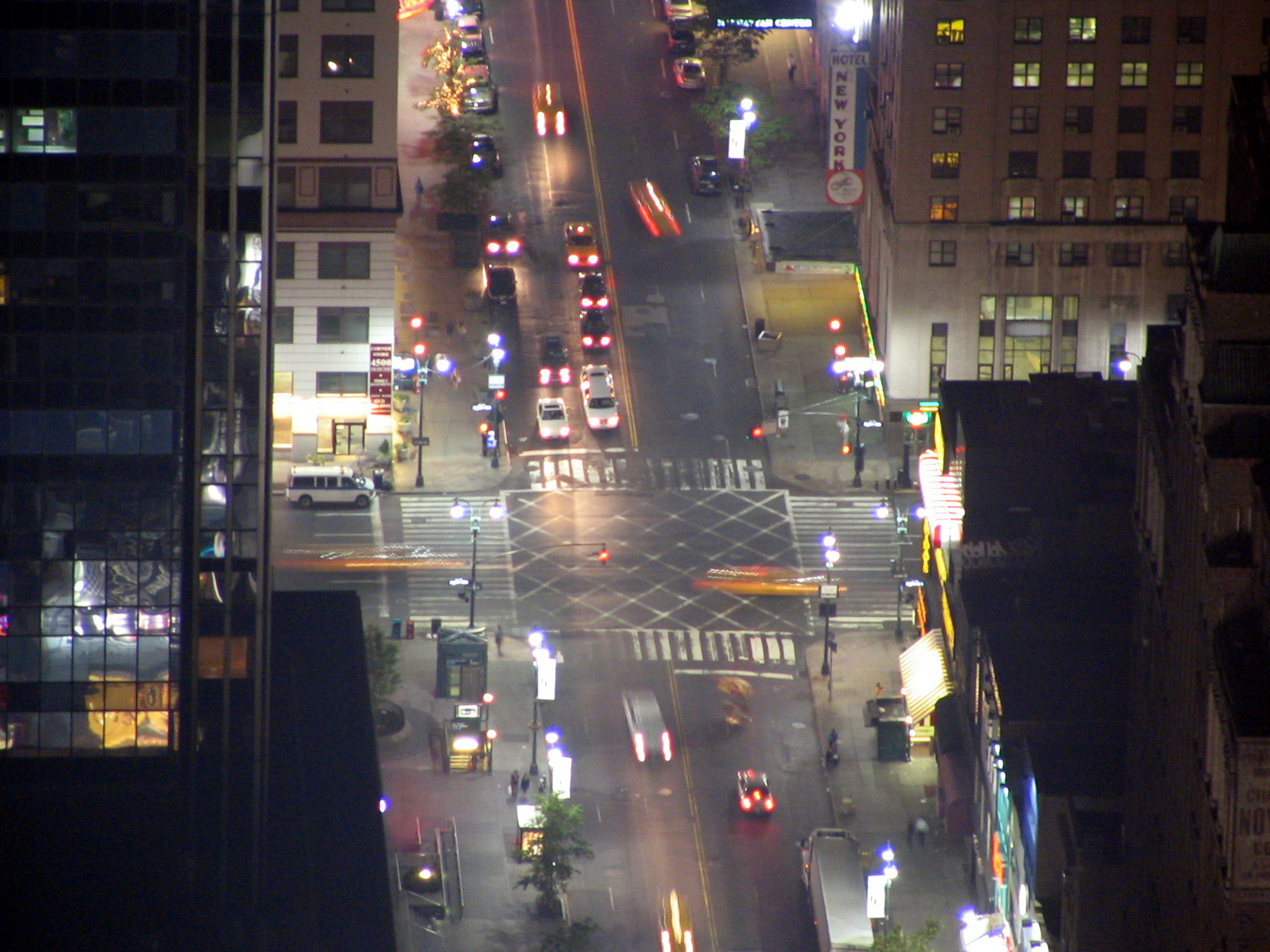 Empire state building at night 19.jpg